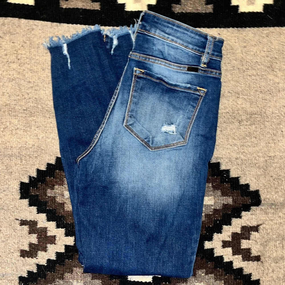 Kancan Skinny Jean Size 7/27 Distressed